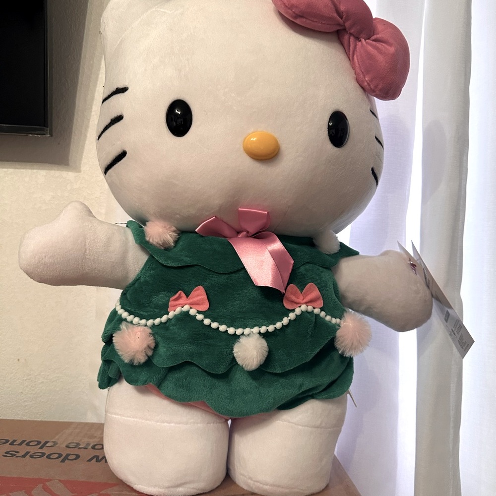 Brand new hello kitty holiday greeter